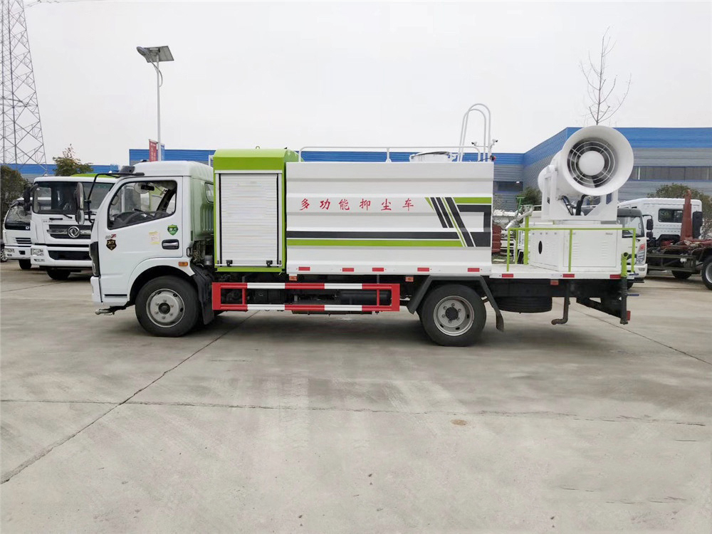 國六8方東風(fēng)D7 抑塵車30-50米
