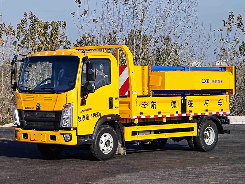 重汽藍牌100K-虹宇牌HYS5040TFZZ6型防撞緩沖車