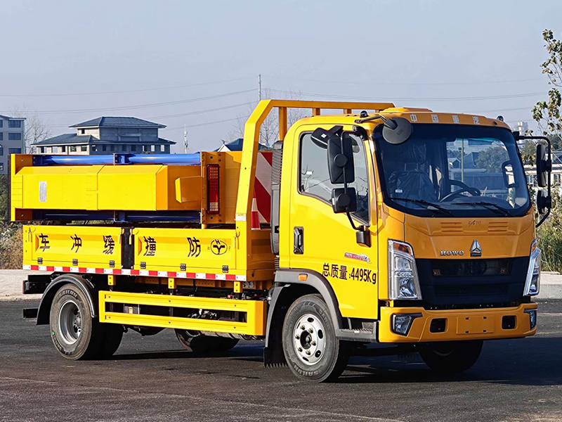 重汽藍牌100K-虹宇牌HYS5040TFZZ6型防撞緩沖車